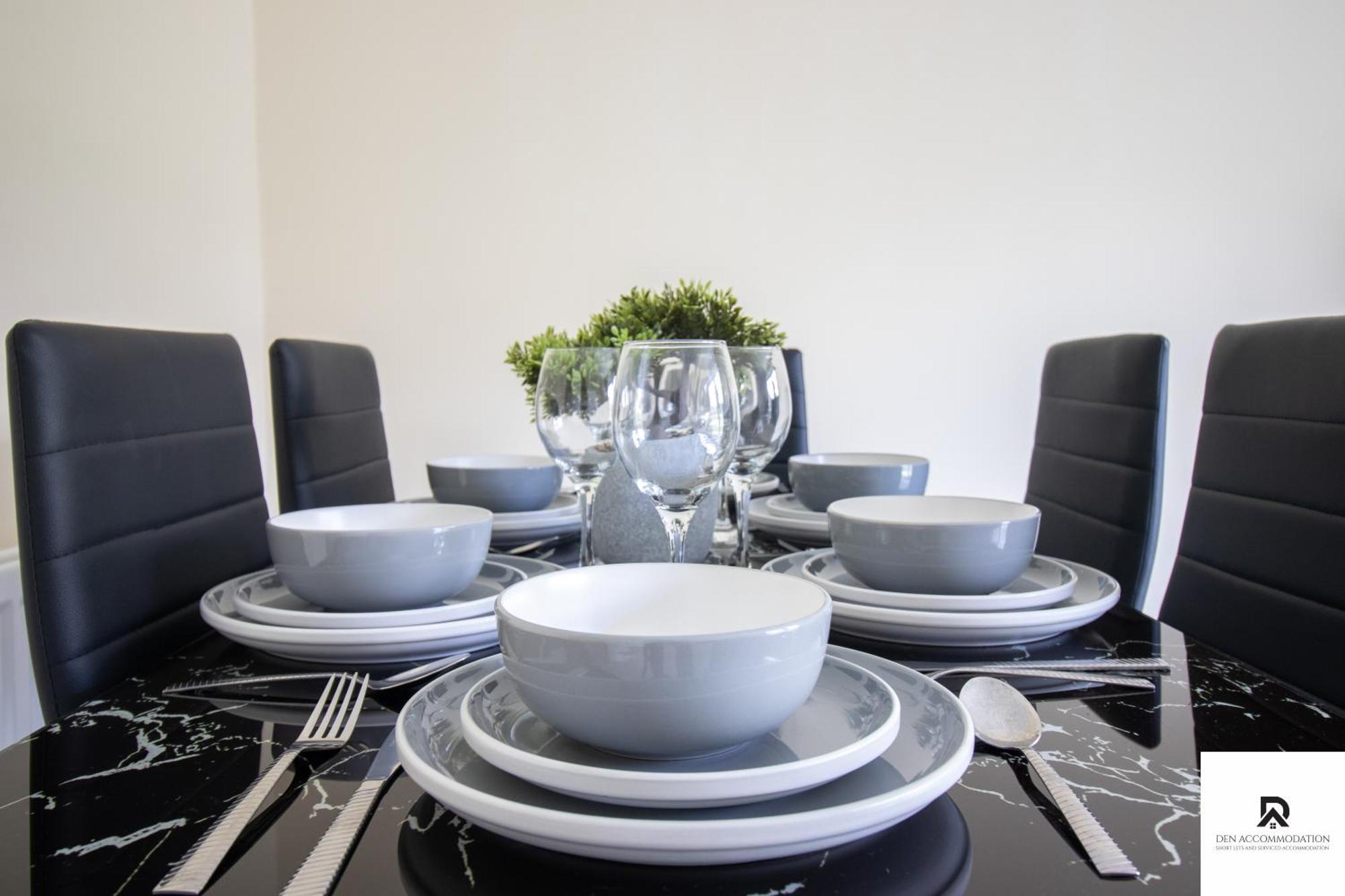 Newly Launched Two Bedroom House By Den Accommodation Short Lets & Serviced Accommodation With Garden London Luaran gambar